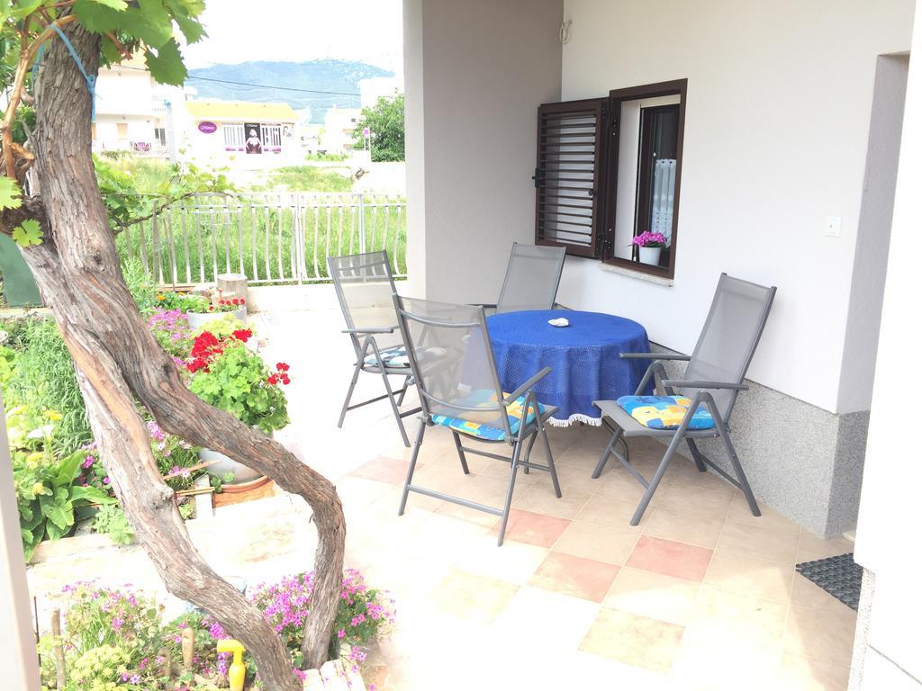 Apartments Silvi Подстрана Екстер'єр фото