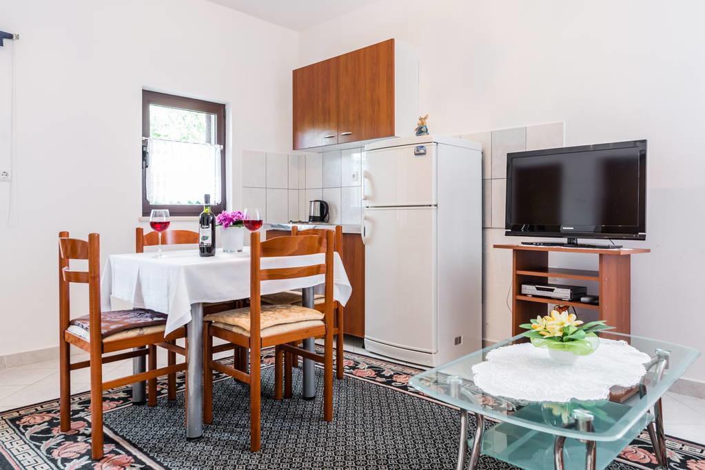 Apartments Silvi Подстрана Екстер'єр фото