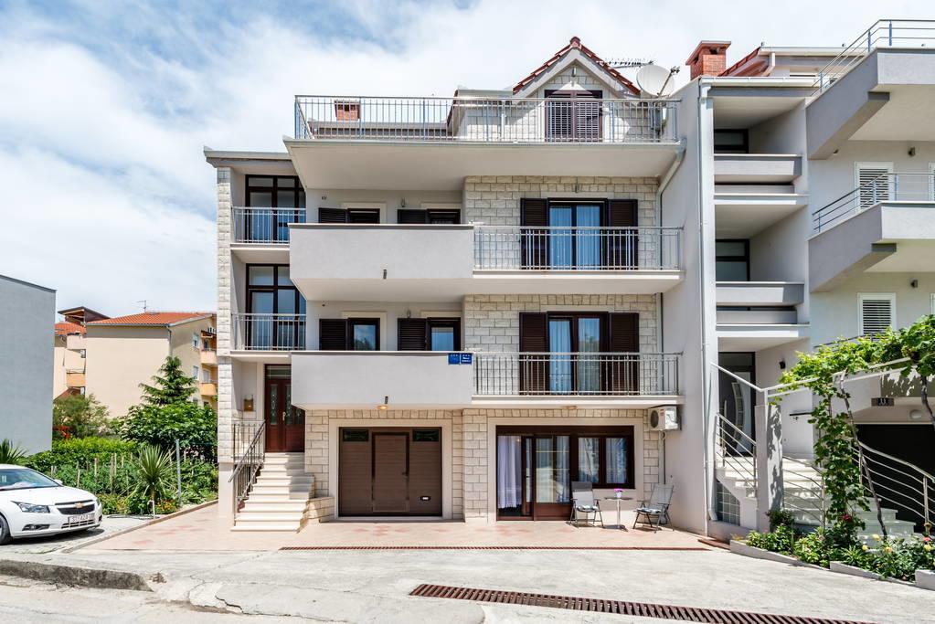 Apartments Silvi Подстрана Екстер'єр фото