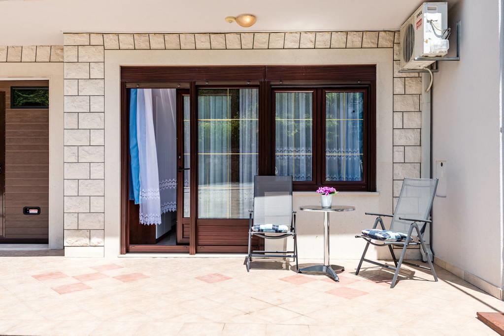 Apartments Silvi Подстрана Екстер'єр фото