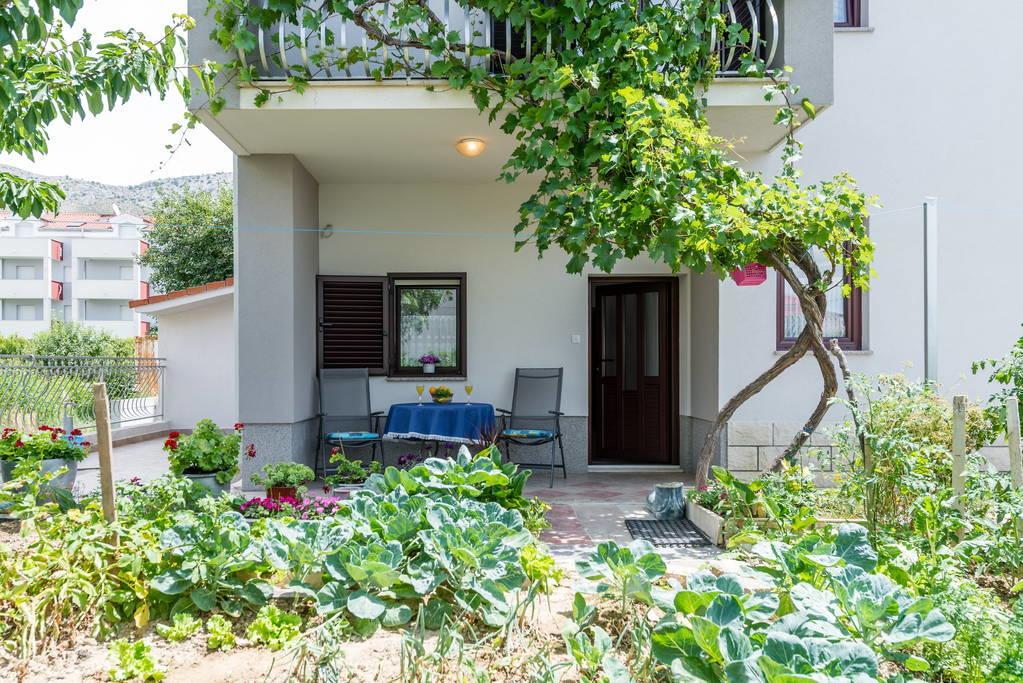 Apartments Silvi Подстрана Екстер'єр фото