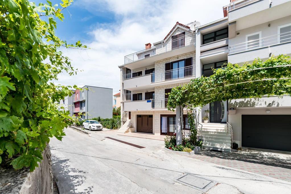 Apartments Silvi Подстрана Екстер'єр фото