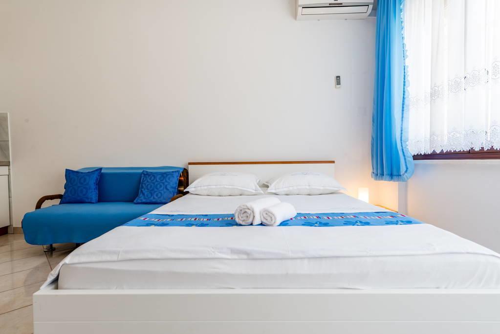 Apartments Silvi Подстрана Екстер'єр фото